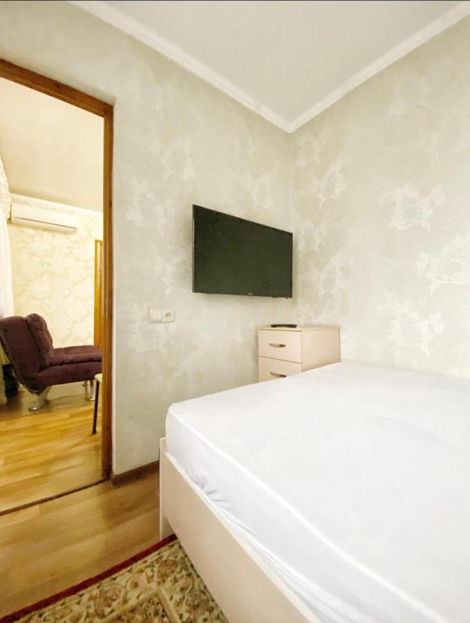 Apartments Ahmetova 4 21 Алма Ата Екстериор снимка