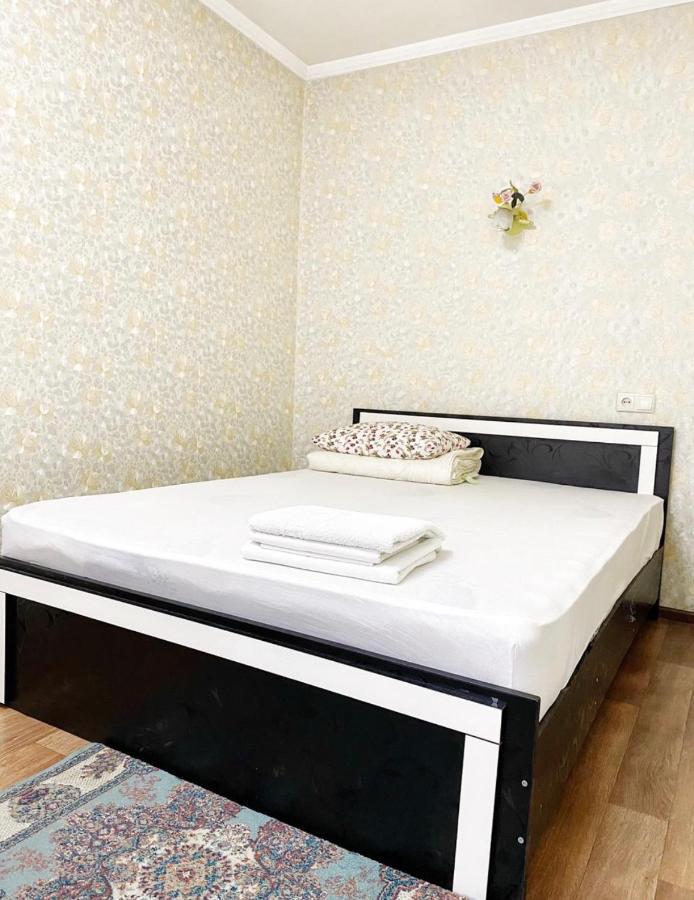 Apartments Ahmetova 4 21 Алма Ата Екстериор снимка