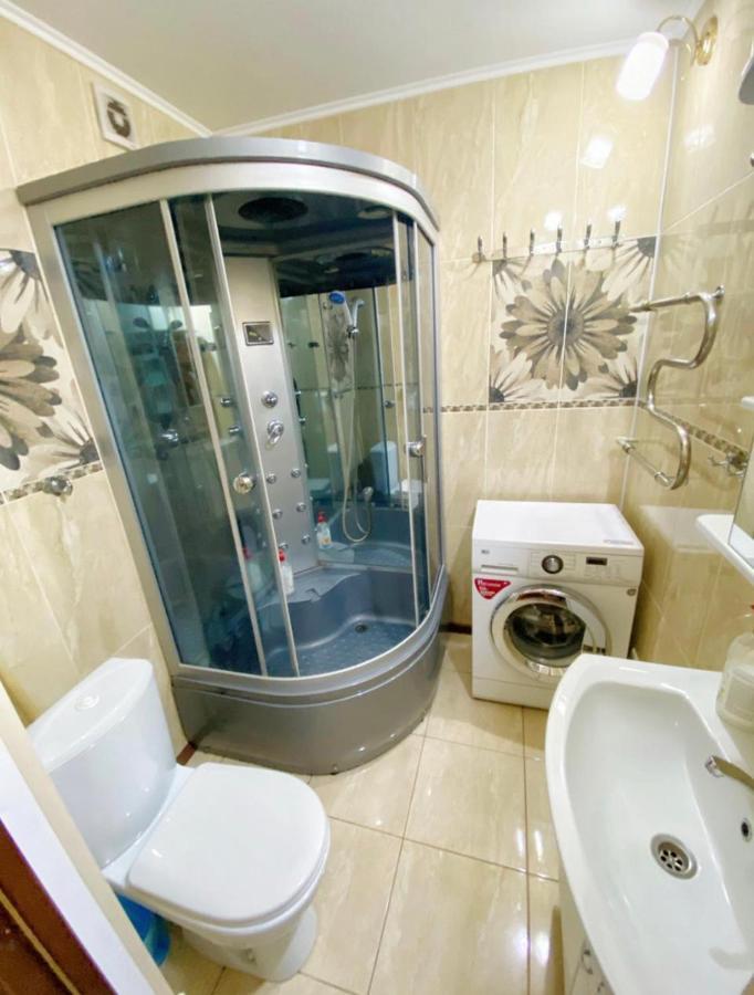 Apartments Ahmetova 4 21 Алма Ата Екстериор снимка